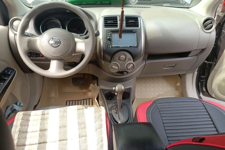 Used Nissan Sunny 2011 1.5XL CVT Luxury Edition Center Console