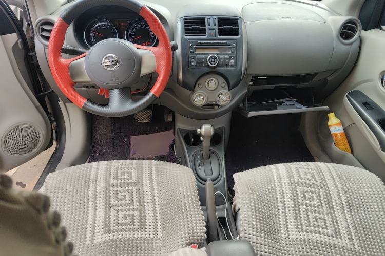 Used Nissan Sunny 2011 1.5XL CVT Luxury Edition Center Console