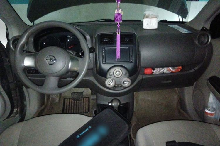 Used Nissan Sunny 2011 1.5XL CVT Luxury Edition Center Console