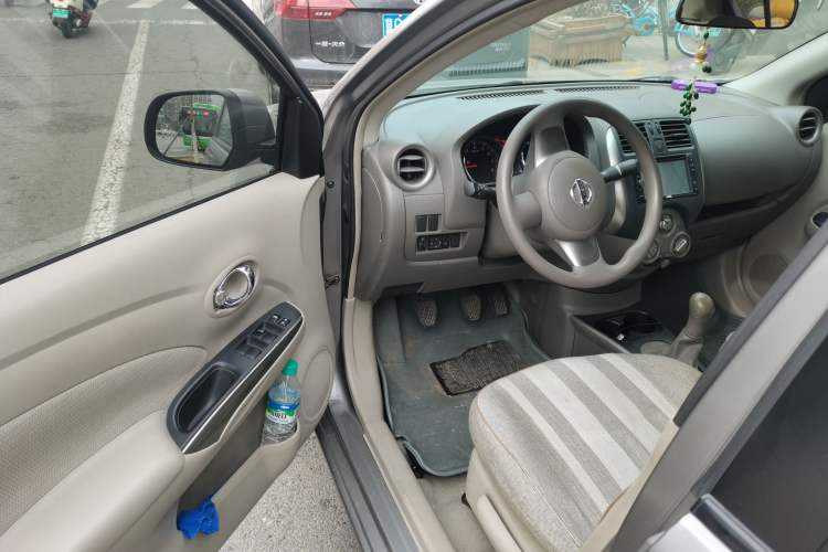 Used Nissan Sunny 2011 1.5XL Manual Deluxe Edition Driver Seat