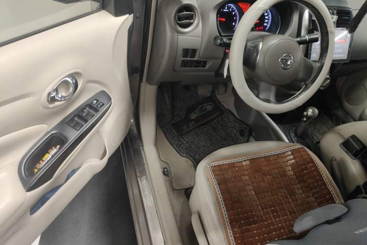 Used Nissan Sunny 2011 1.5XL CVT Luxury Edition Driver Seat