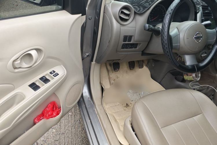 Used Nissan Sunny 2011 1.5XE Manual Comfort Edition Driver Seat