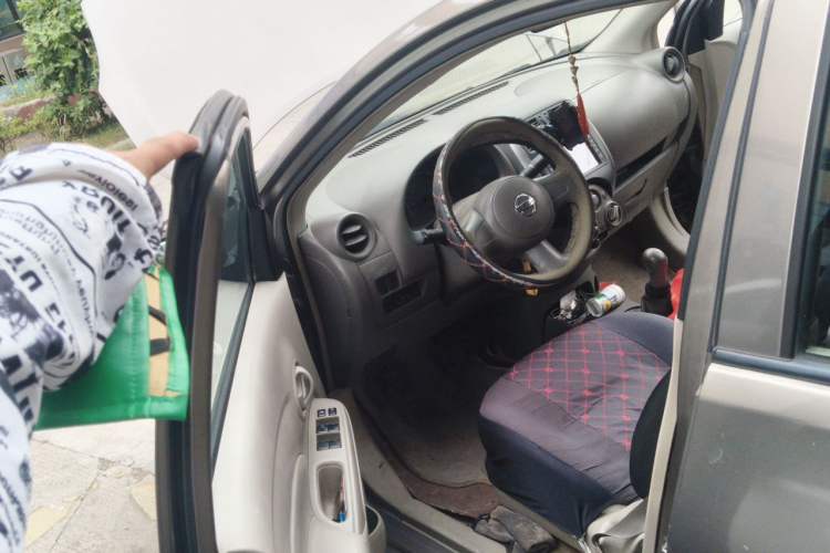 Used Nissan Sunny 2011 1.5XE Manual Comfort Edition Driver Seat