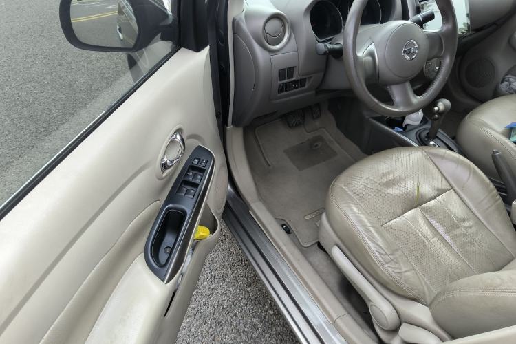 Used Nissan Sunny 2011 1.5XV CVT Deluxe Edition Driver Seat