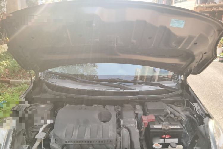 Used Nissan Sunny 2011 1.5XL Manual Deluxe Edition Engine Bay