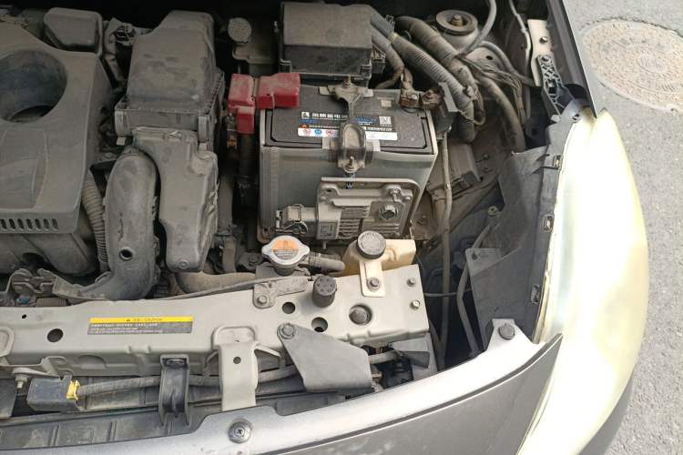 Used Nissan Sunny 2011 1.5XL CVT Luxury Edition Engine Bay Left