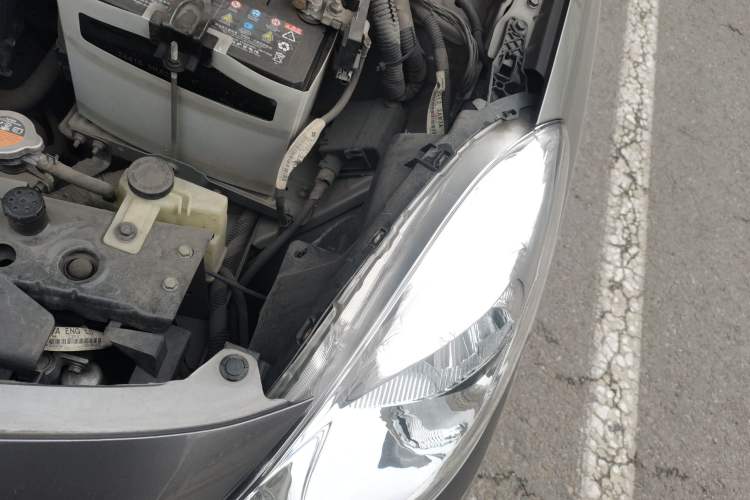 Used Nissan Sunny 2011 1.5XL Manual Deluxe Edition Engine Bay Left