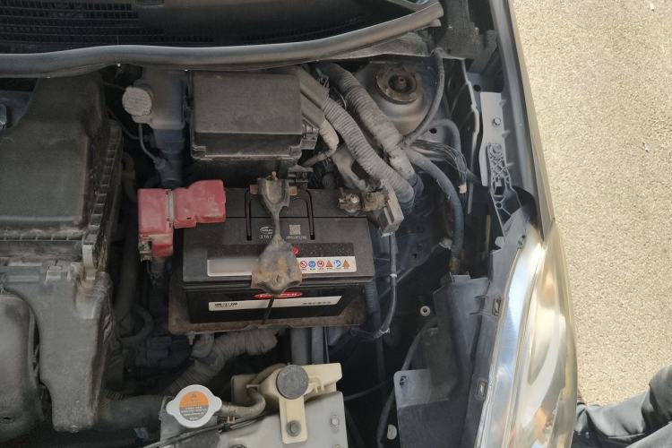 Used Nissan Sunny 2011 1.5XL Manual Deluxe Edition Engine Bay Left
