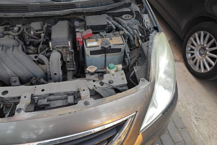 Used Nissan Sunny 2011 1.5XE Manual Comfort Edition Engine Bay Left