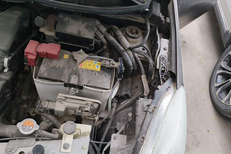 Used Nissan Sunny 2011 1.5XE CVT Comfort Edition Engine Bay Left