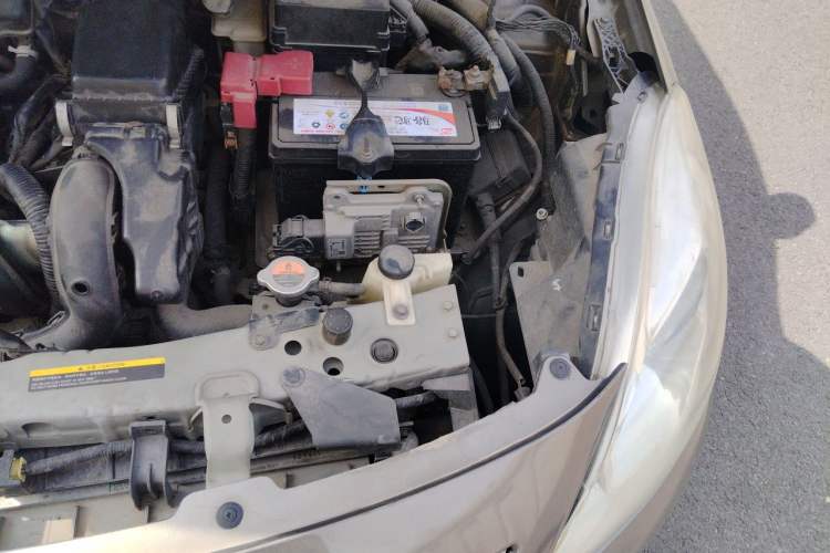 Used Nissan Sunny 2011 1.5XE CVT Comfort Edition Engine Bay Left