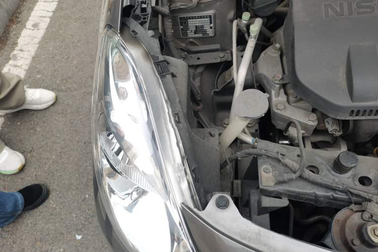 Used Nissan Sunny 2011 1.5XL Manual Deluxe Edition Engine Bay Right