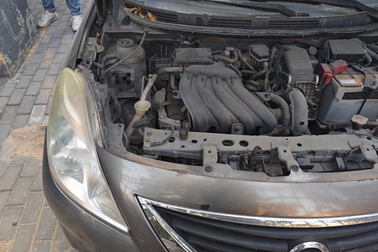 Used Nissan Sunny 2011 1.5XE Manual Comfort Edition Engine Bay Right