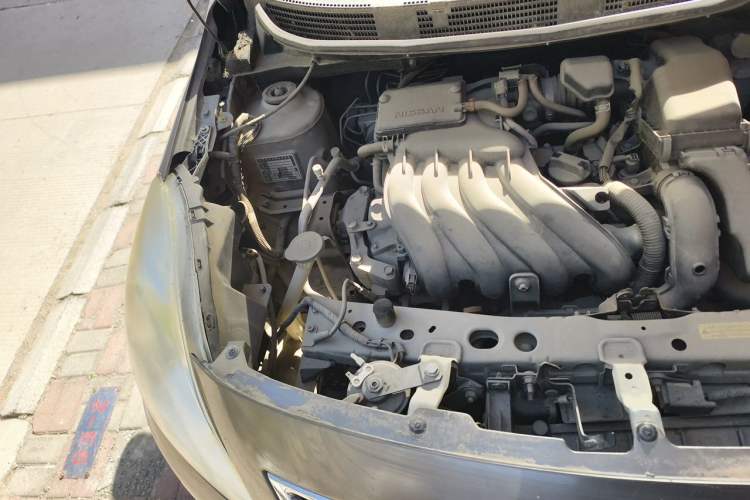 Used Nissan Sunny 2011 1.5XE Manual Comfort Edition Engine Bay Right