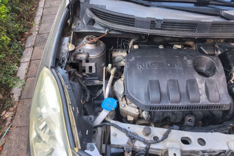 Used Nissan Sunny 2011 1.5XL Manual Deluxe Edition Engine Bay Right