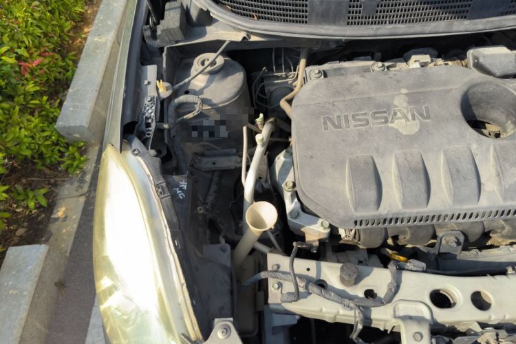 Used Nissan Sunny 2011 1.5XV CVT Deluxe Edition Engine Bay Right