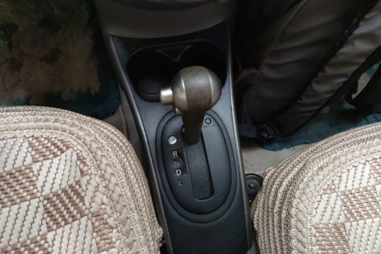 Used Nissan Sunny 2011 1.5XL CVT Luxury Edition Gear Lever