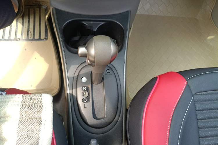 Used Nissan Sunny 2011 1.5XL CVT Luxury Edition Gear Lever