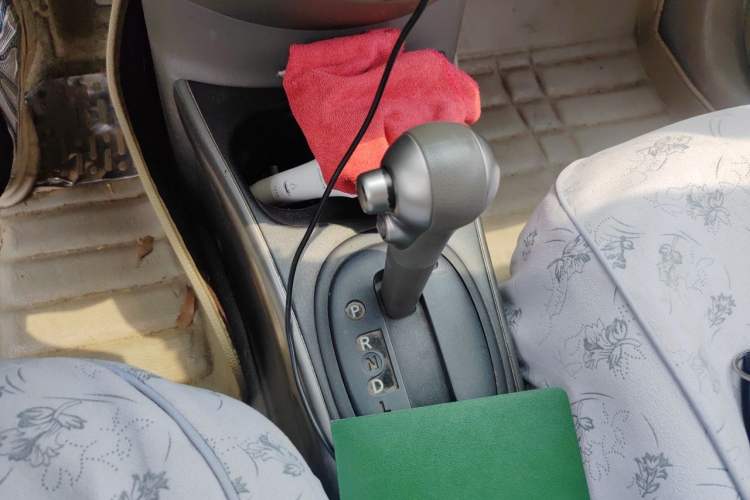 Used Nissan Sunny 2011 1.5XL CVT Luxury Edition Gear Lever