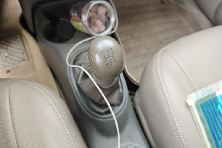 Used Nissan Sunny 2011 1.5XE Manual Comfort Edition Gear Lever