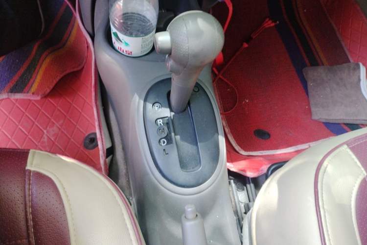 Used Nissan Sunny 2011 1.5XE CVT Comfort Edition Gear Lever