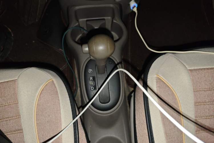 Used Nissan Sunny 2011 1.5XE CVT Comfort Edition Gear Lever