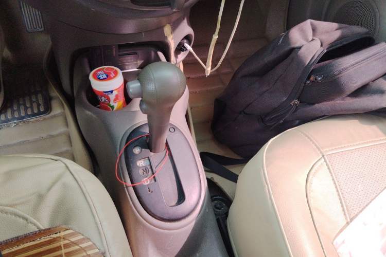 Used Nissan Sunny 2011 1.5XE CVT Comfort Edition Gear Lever