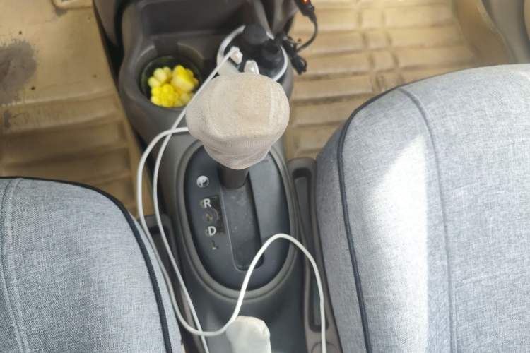 Used Nissan Sunny 2011 1.5XE CVT Comfort Edition Gear Lever