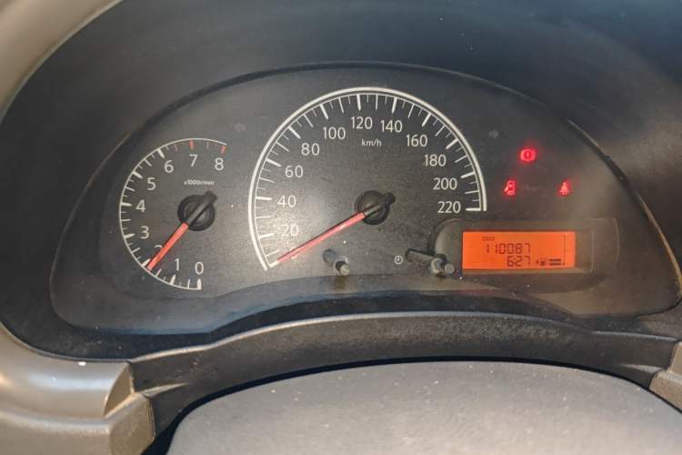 Used Nissan Sunny 2011 1.5XE Manual Comfort Edition Instrument Cluster