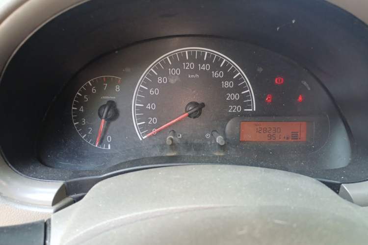 Used Nissan Sunny 2011 1.5XE Manual Comfort Edition Instrument Cluster