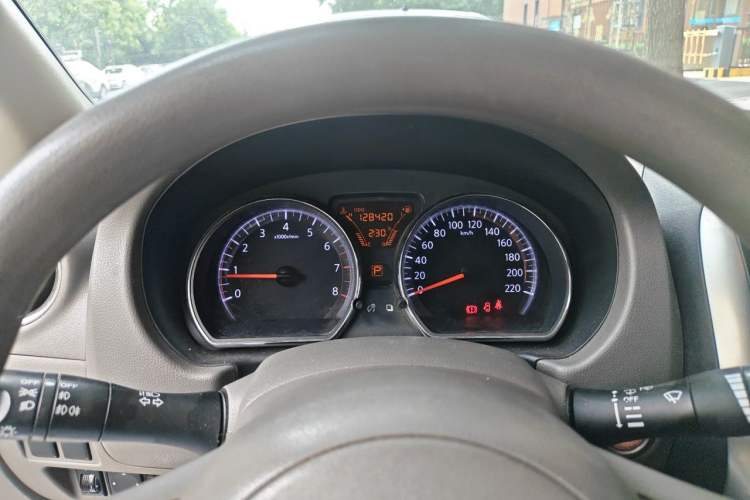Used Nissan Sunny 2011 1.5XL CVT Luxury Edition Instrument Cluster