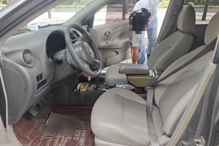 Used Nissan Sunny 2011 1.5XE CVT Comfort Edition Left Front Seat
