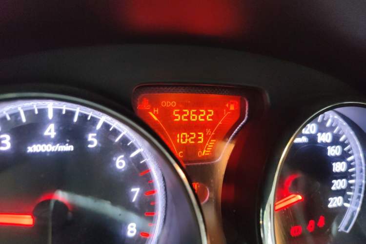 Used Nissan Sunny 2011 1.5XL CVT Luxury Edition Odometer Close Up
