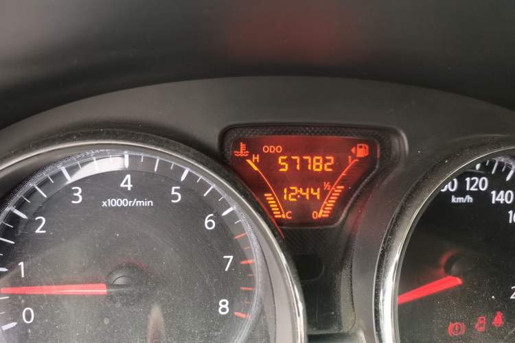 Used Nissan Sunny 2011 1.5XL Manual Deluxe Edition Odometer Close Up