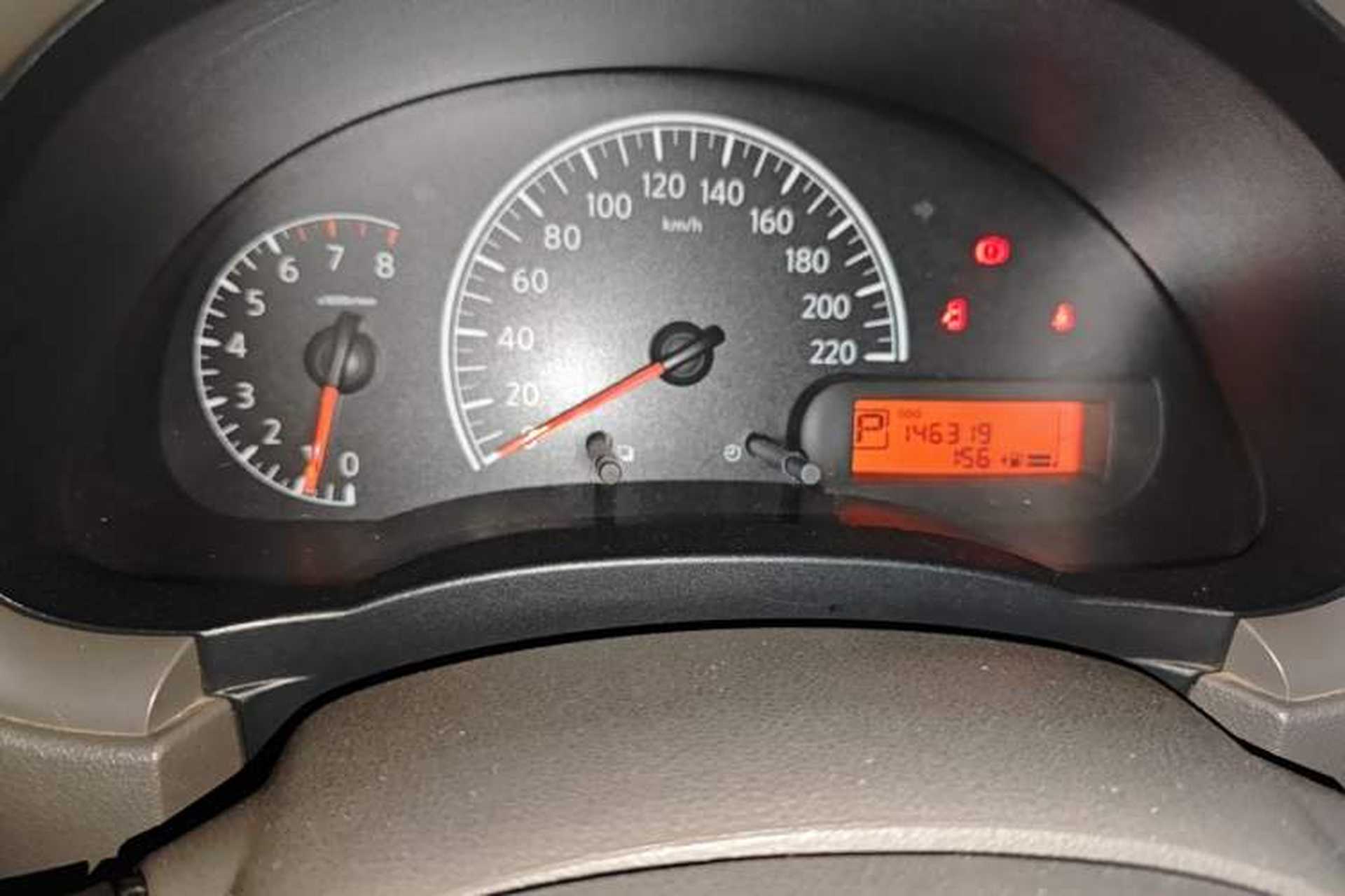 Used Nissan Sunny 2011 1.5XE CVT Comfort Edition Odometer Close Up