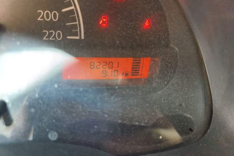 Used Nissan Sunny 2011 1.5XE Manual Comfort Edition Odometer Close Up
