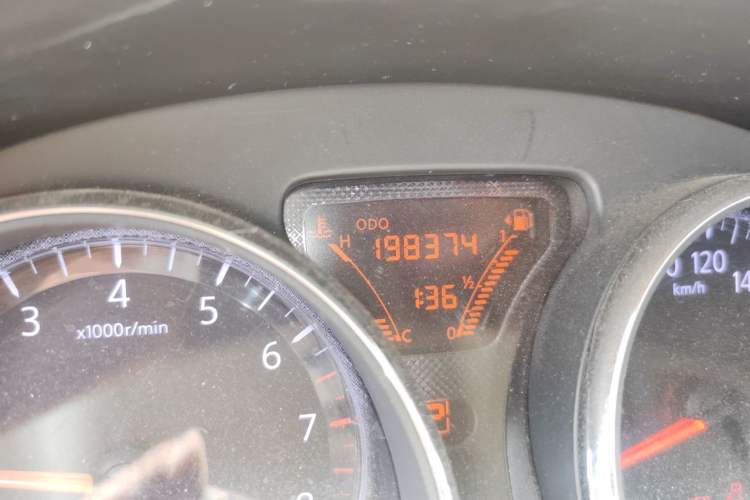 Used Nissan Sunny 2011 1.5XL CVT Luxury Edition Odometer Close Up