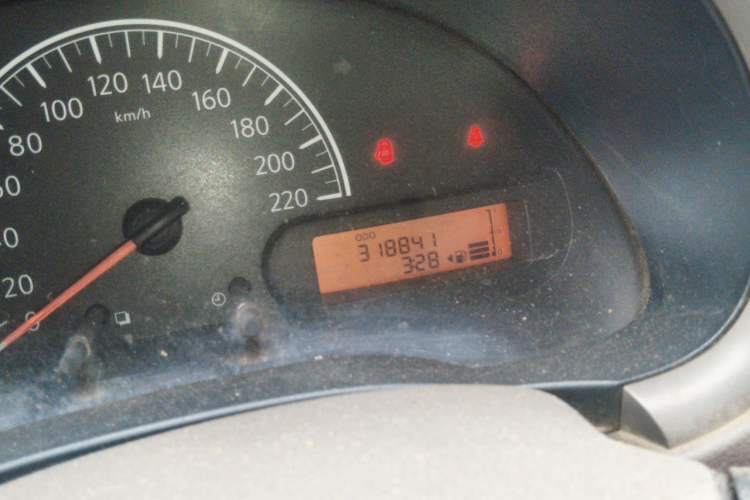 Used Nissan Sunny 2011 1.5XE Manual Comfort Edition Odometer Close Up