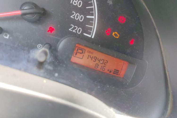 Used Nissan Sunny 2011 1.5XE CVT Comfort Edition Odometer Close Up