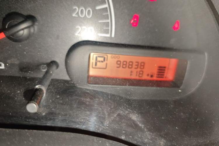 Used Nissan Sunny 2011 1.5XE CVT Comfort Edition Odometer Close Up