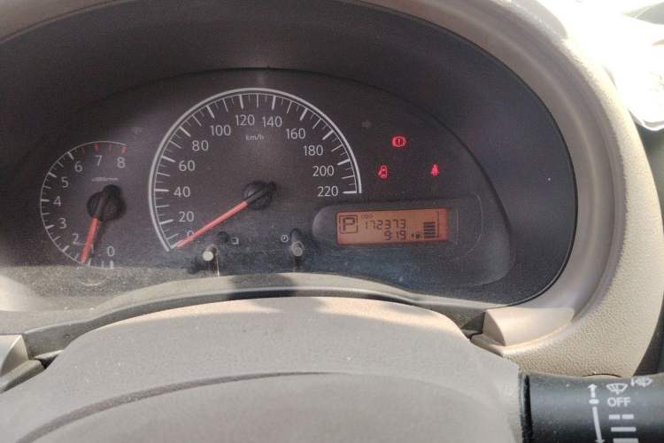 Used Nissan Sunny 2011 1.5XE CVT Comfort Edition Odometer Close Up