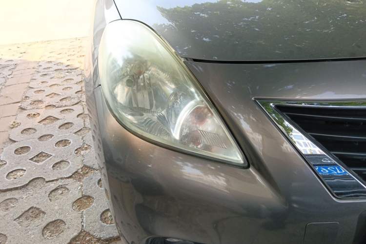 Used Nissan Sunny 2011 1.5XL Manual Deluxe Edition Right Front Headlight