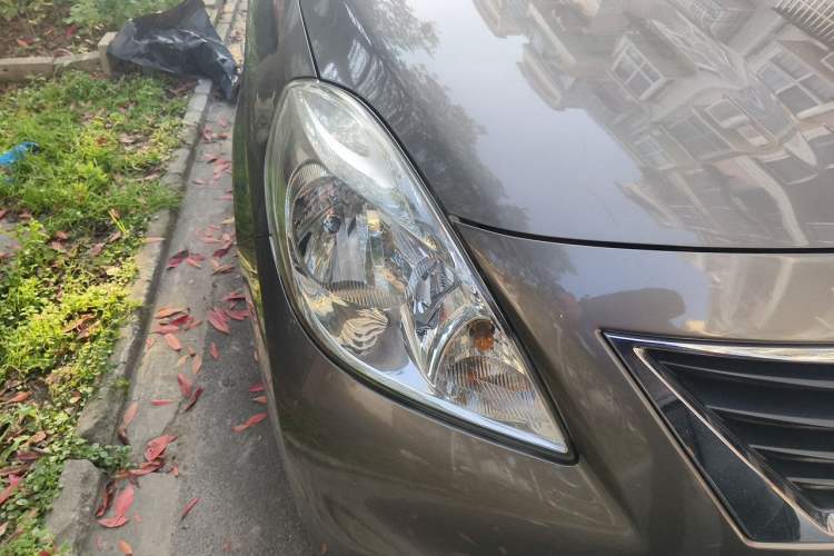 Used Nissan Sunny 2011 1.5XL Manual Deluxe Edition Right Front Headlight
