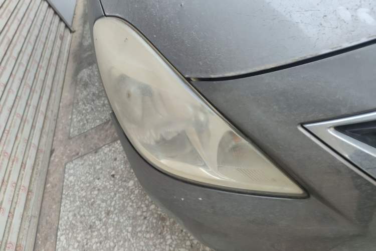 Used Nissan Sunny 2011 1.5XE Manual Comfort Edition Right Front Headlight