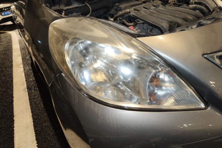 Used Nissan Sunny 2011 1.5XE CVT Comfort Edition Right Front Headlight
