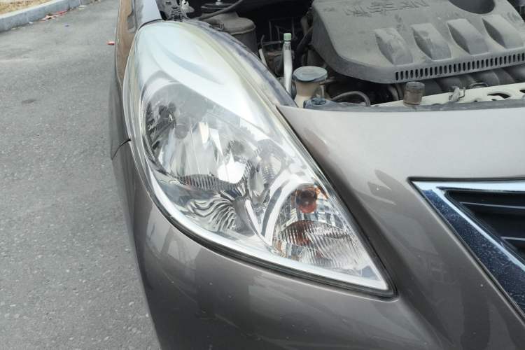 Used Nissan Sunny 2011 1.5XL Manual Deluxe Edition Right Front Headlight