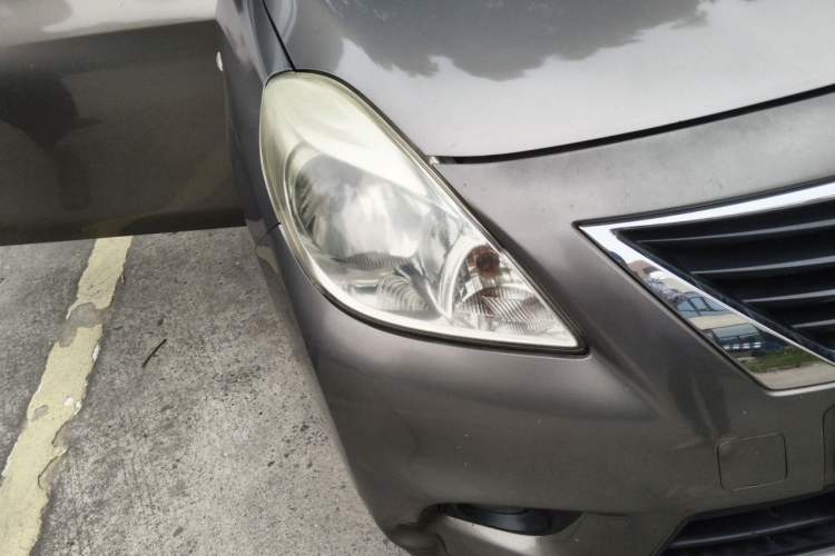 Used Nissan Sunny 2011 1.5XE Manual Comfort Edition Right Front Headlight