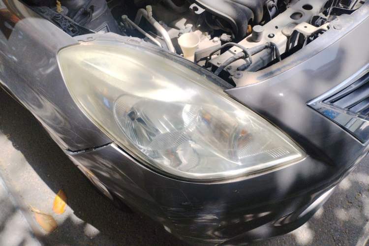 Used Nissan Sunny 2011 1.5XE CVT Comfort Edition Right Front Headlight
