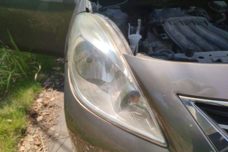 Used Nissan Sunny 2011 1.5XE CVT Comfort Edition Right Front Headlight