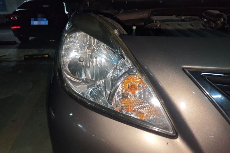 Used Nissan Sunny 2011 1.5XE CVT Comfort Edition Right Front Headlight